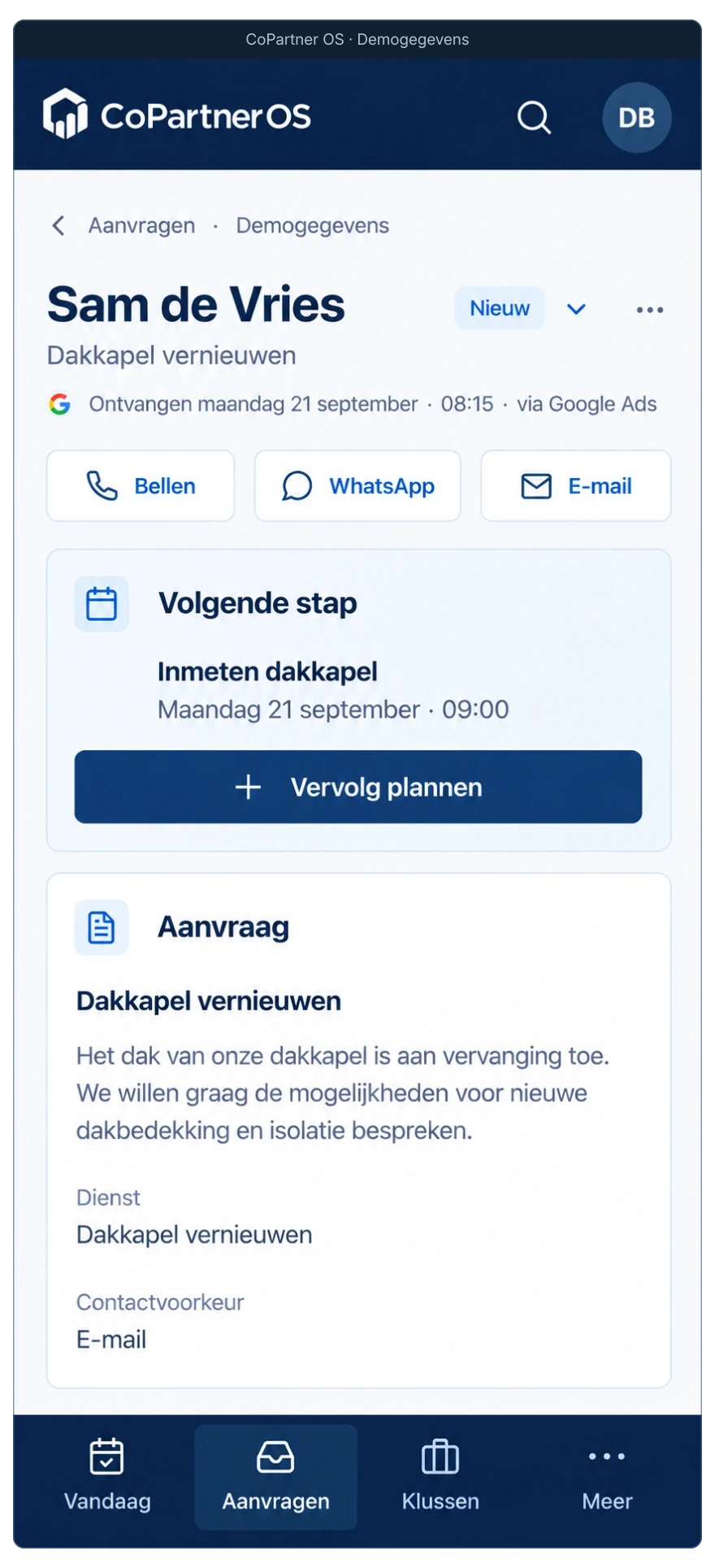 Mobiele illustratie van een CoPartner OS-aanvraag met fictieve gegevens, herkomst en volgende stap.